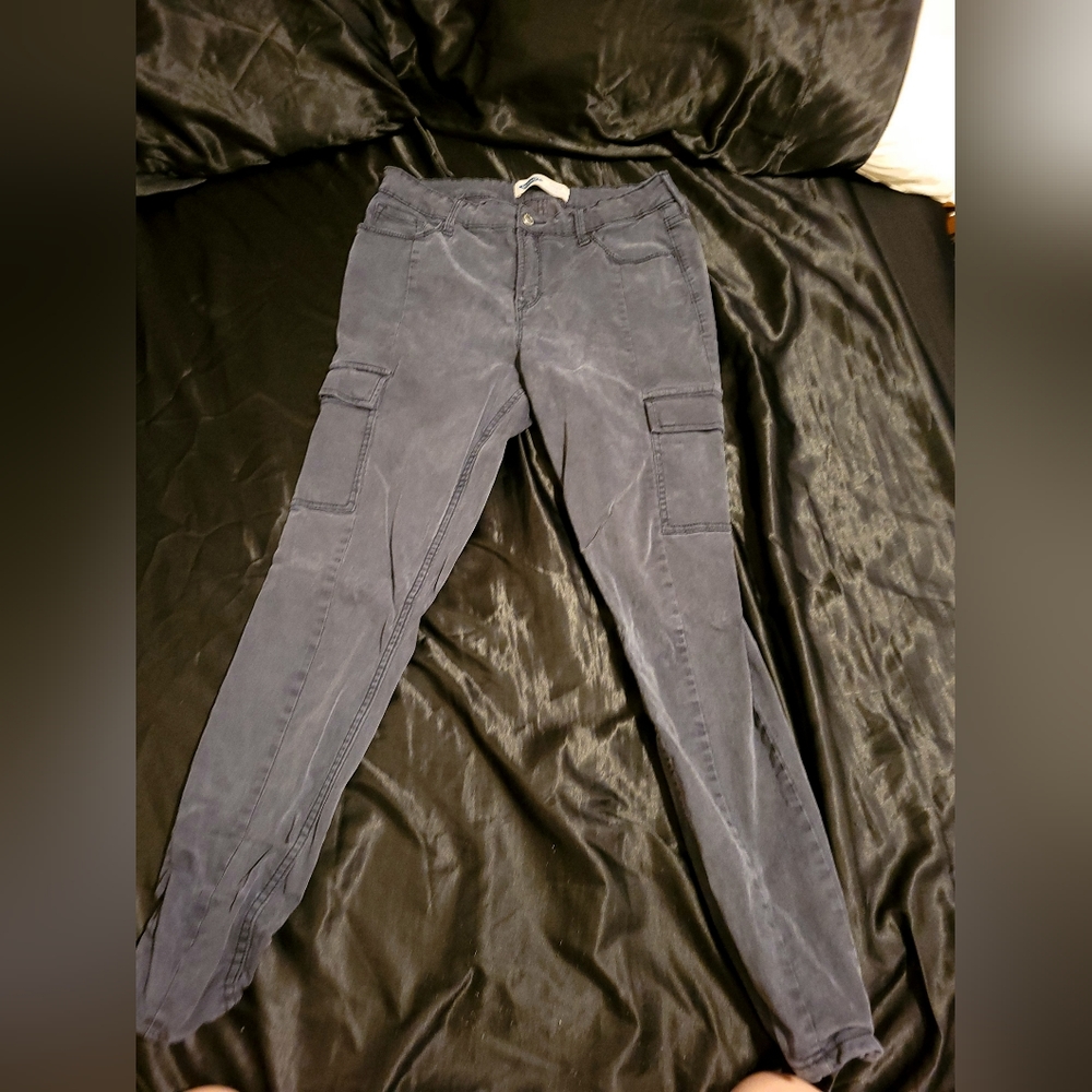 blue/grey jeans
